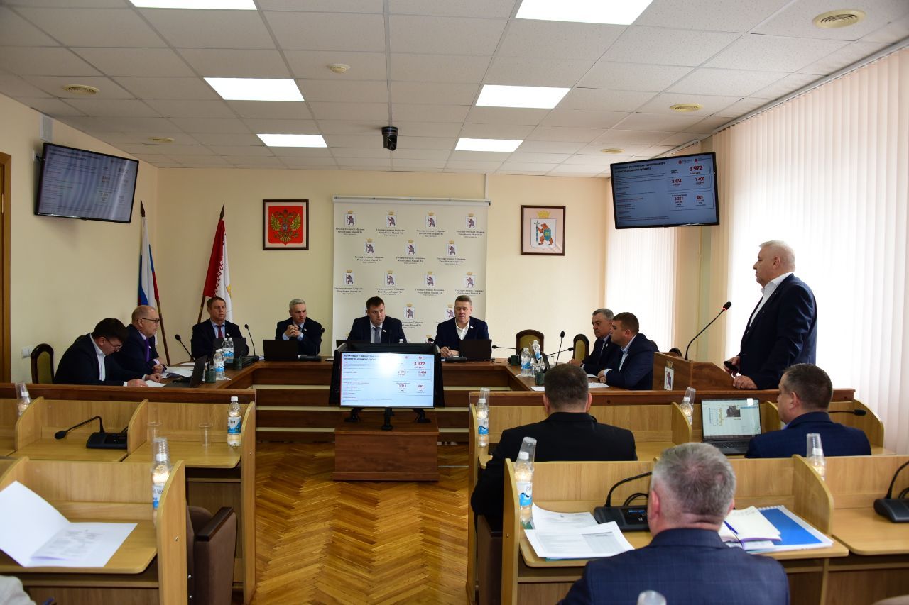 Парламентарии обсудили инициативу создания технопарка в республике